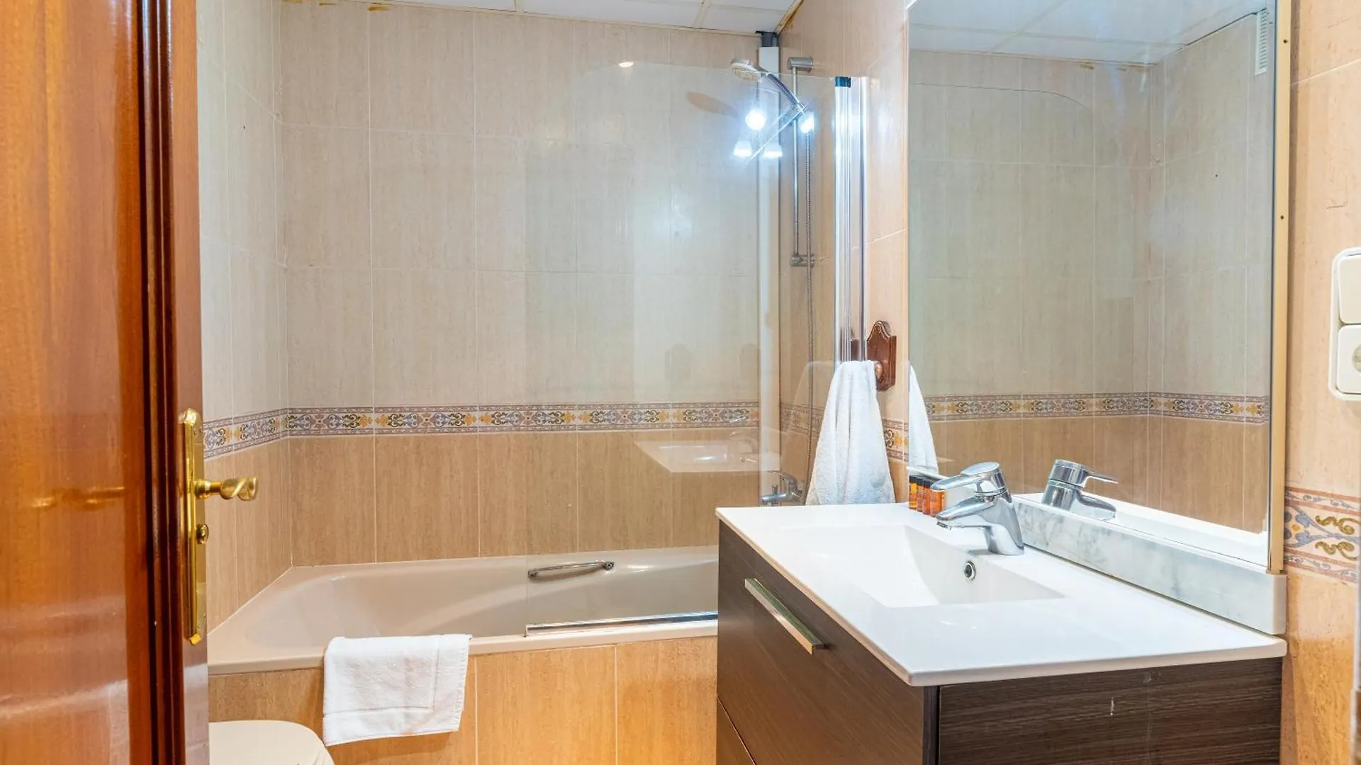 Trendyhomes Villa Africa Roquetas de Mar 0*,